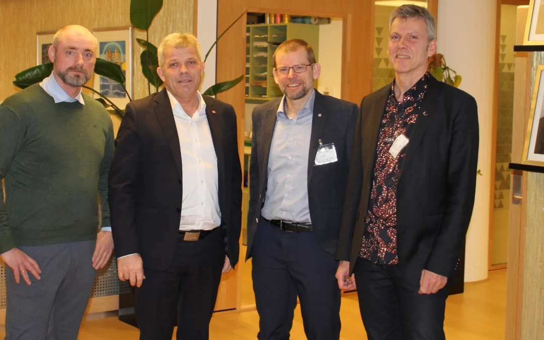 Fiskeri- og havministeren mottok felles forslag om ny miljøteknologiordning fra Norske Lakseelver og Sjømatbedriftene