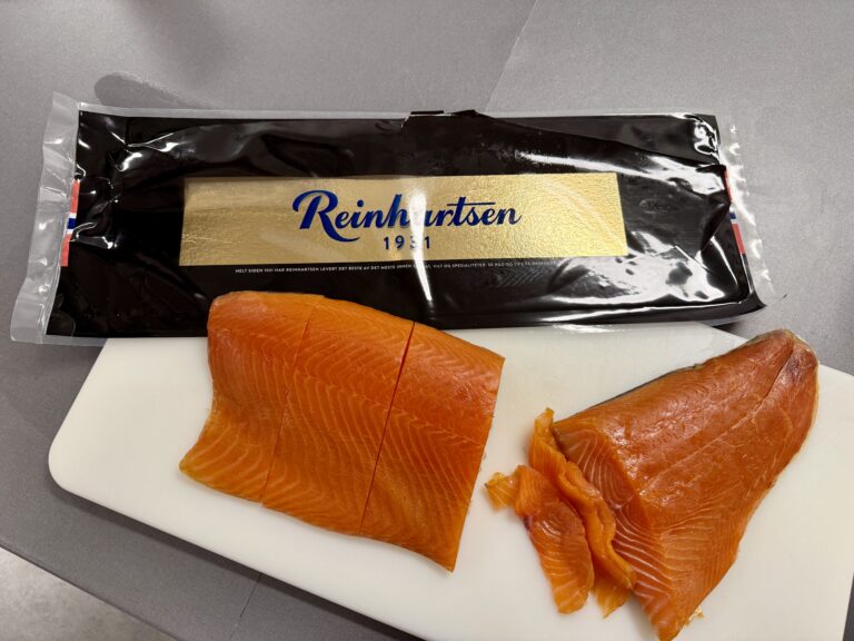 Kaldrøkt laks fra Reinhartsen